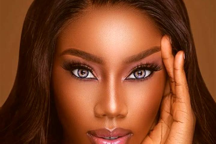 Ava, 39, a black blue-eyed ebony companion based in Chvalsiny. Offering Tantra, Striptease, Duos, CIM. Available for incall and outcall, day and evening dates.