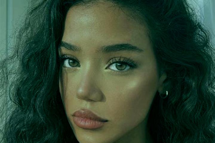 Avery, 20, a black brown-eyed asian companion based in Aalsmeerderbrug. Offering Travel Companion, Deep French Kissing, GFE. Available for incall and outcall...