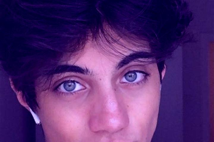 Avery, 20, a chestnut grey-eyed caucasian companion based in Penafiel. Offering OWO, Roleplay, Couples, GFE. Available for incall and outcall, overnight book...
