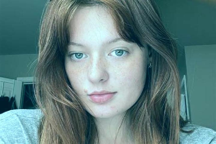 Avery, 20, a red grey-eyed latina companion based in Nova Itaberaba. Offering Couples, Travel Companion. Available for incall and outcall, day and evening da...