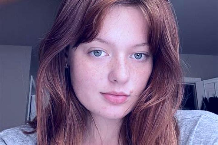 Avery, 21, a auburn grey-eyed caucasian companion based in Lakhtinskiy. Offering GFE, 69, Massage. Available for incall and outcall, day and evening dates.