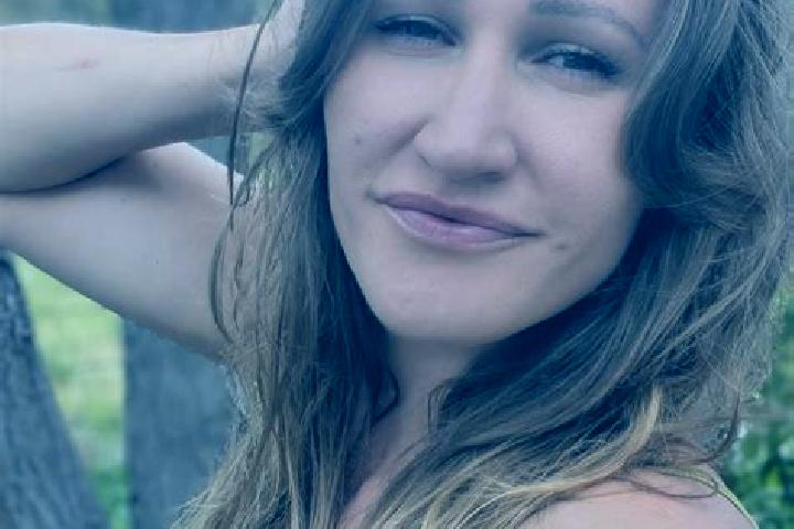 Avery, 23 — Escort in Meredith, United States