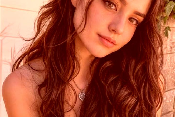 Avery, 25, a auburn amber-eyed middle eastern companion based in Desnogorsk. Offering Massage, A-Level, Overnight. Available for incall and outcall, overnigh...