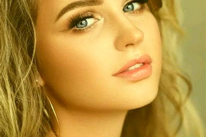 Avery, 25, a dark blonde blue-eyed mediterranean companion based in Paseka. Offering Girlfriend Experience, Couples, Domination, Duos. Available for incall a...