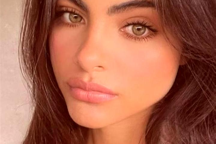 Avery, 26, a brunette green-eyed middle eastern companion based in Semur-en-Brionnais. Offering Party Girl, Prostate Massage. Available for incall and outcal...
