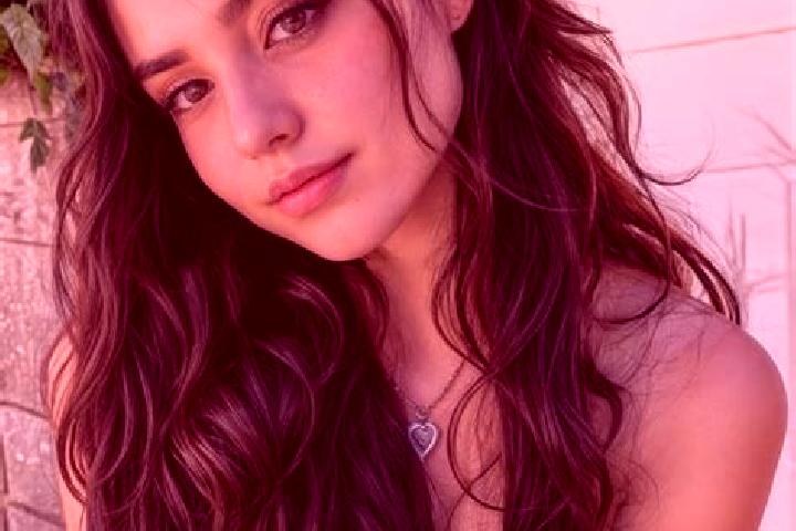 Avery, 27, a brunette hazel-eyed middle eastern companion based in Jackass Flat. Offering Erotic Massage, BDSM, Massage, Couples. Available for incall and ou...