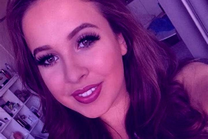 Avery, 27, a chestnut brown-eyed slavic companion based in Munogrande. Offering Erotic Massage, CIM, Fetish, Party Girl. Available for incall and outcall, da...
