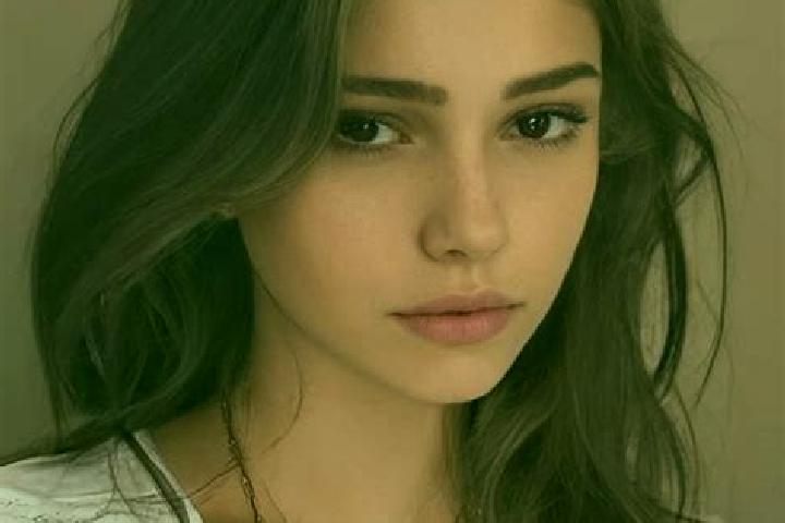 Avery, 28, a chestnut dark-eyed slavic companion based in Fonte Bastardo. Offering Prostate Massage, Deep French Kissing, OWO, Overnight. Available for incal...