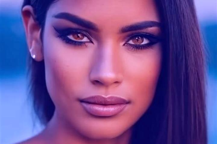 Avery, 28, a dark blonde dark-eyed latina companion based in Rowotengah. Offering Party Girl, Erotic Massage, Couples. Available for incall and outcall, day ...