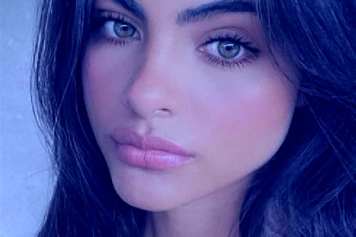 Avery, 30, a brunette green-eyed latina companion based in PRI Chacon. Offering Fetish, Striptease, Prostate Massage, Duos, Overnight. Available for incall a...