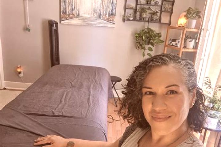 Avery, 31, a auburn dark-eyed latina companion based in San Pedro de Larcay. Offering Tantra, Erotic Massage, OWO, Party Girl, Massage. Available for incall ...