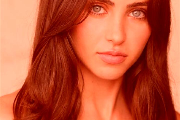 Avery, 33, a red dark-eyed european companion based in Toceni. Offering Couples, Duos, GFE. Available for incall and outcall, day and evening dates.