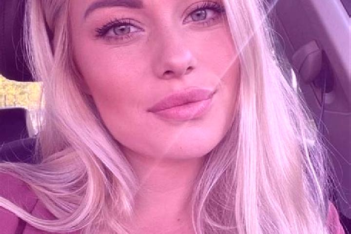 Avery, 34, a blonde hazel-eyed indian companion based in Fontana Scurano. Offering Domination, GFE, BDSM, Couples, Travel Companion. Available for incall and...