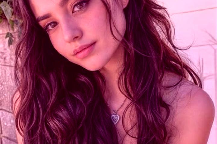 Avery, 34, a brunette hazel-eyed middle eastern companion based in Bozok. Offering Deep French Kissing, Roleplay, Dinner Date. Available for incall and outca...