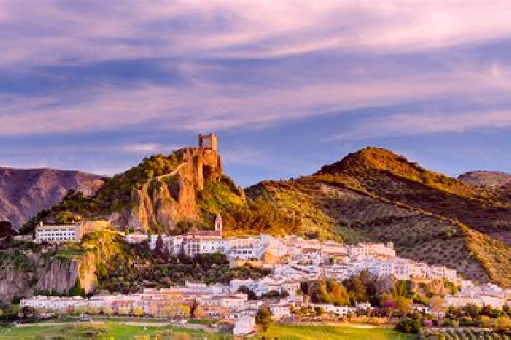 Avery, 34 — Escort in Castilfrio de la Sierra, Spain