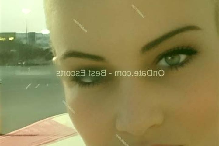 Avery, 34 — Escort in Urlesti, Romania
