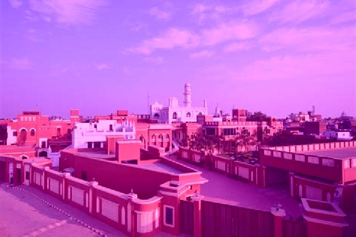 Avery, 35 — Escort in Qadian, India