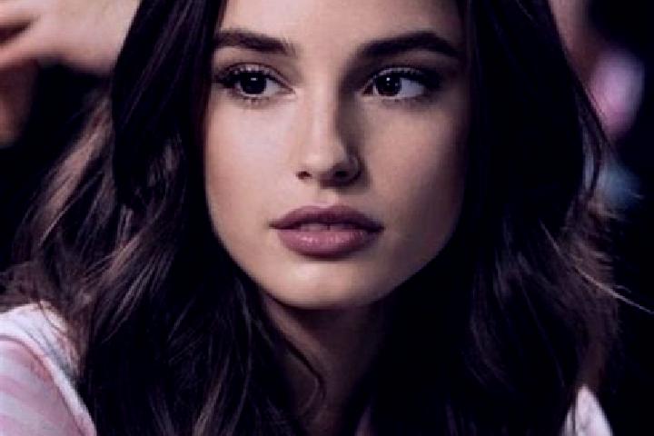 Avery, 36, a brunette brown-eyed indian companion based in Vale. Offering Girlfriend Experience, Fetish, Roleplay. Available for incall and outcall, overnigh...