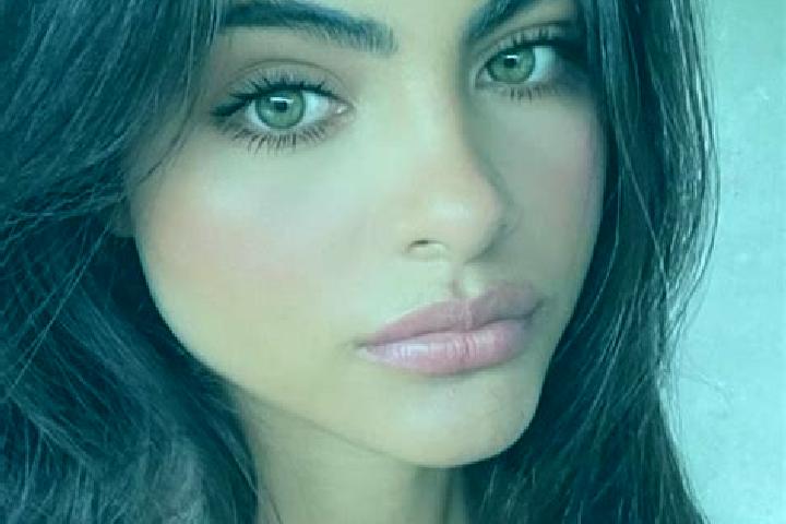 Avery, 36, a red hazel-eyed middle eastern companion based in El Chante. Offering Duos, Prostate Massage, Party Girl, Striptease. Available for incall and ou...