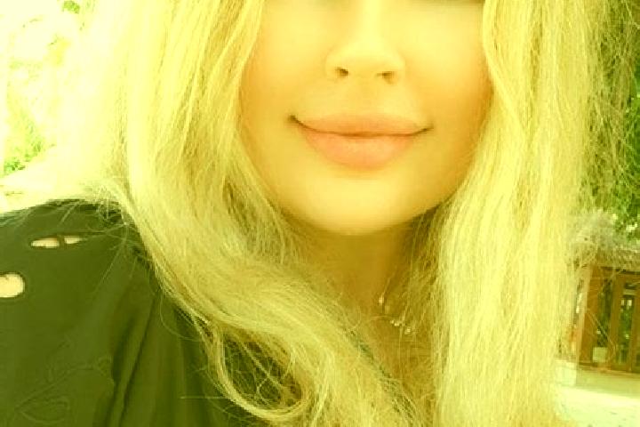 Avery, 37, a blonde grey-eyed asian companion based in Betanzos. Offering GFE, BDSM, Duos, Tantra. Available for incall and outcall, day and evening dates.