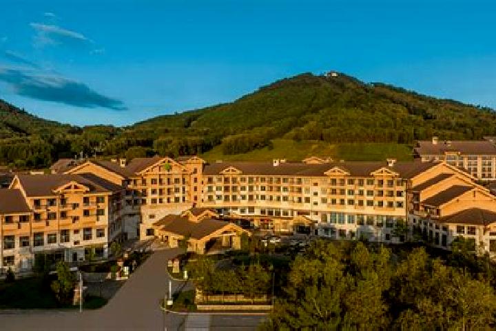 Avery, 37 — Escort in Fusong, China