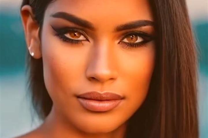 Avery, 38, a auburn amber-eyed latina companion based in Lengdorf. Offering Roleplay, OWO, Girlfriend Experience. Available for incall and outcall, day and e...