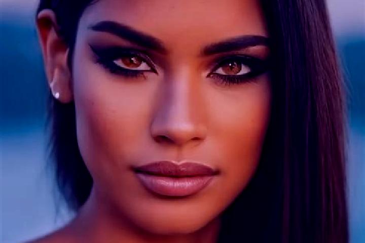 Avery, 38, a auburn hazel-eyed latina companion based in Gymea Bay. Offering Travel Companion, A-Level, 69, Tantra. Available for incall and outcall, overnig...