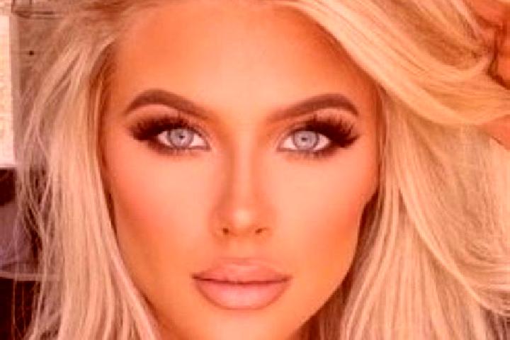 Avery, 38, a platinum blonde dark-eyed indian companion based in Duayaw-Nkwanta. Offering CIM, Massage, OWO. Available for incall and outcall, day and evenin...
