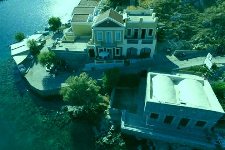 Avery, 38 — Escort in Tholos, Greece