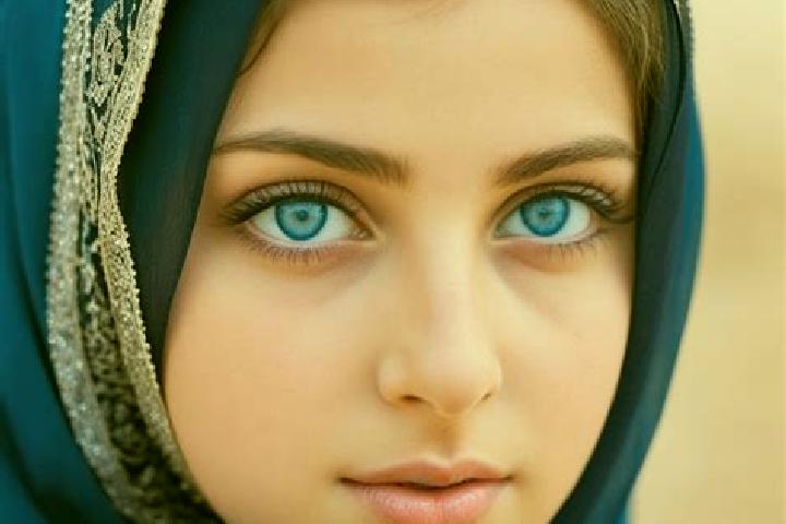 Chloe, 20, a auburn blue-eyed middle eastern companion based in Siar Kola. Offering Erotic Massage, BDSM, Couples, Overnight. Available for incall and outcal...
