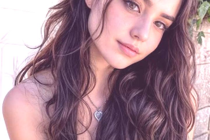 Chloe, 20, a auburn brown-eyed caribbean companion based in Amingarh. Offering Party Girl, Overnight, Massage, Deep French Kissing, Erotic Massage. Available...