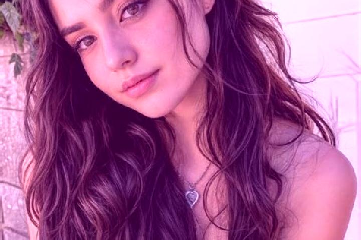 Chloe, 20, a black hazel-eyed slavic companion based in Menemenetou. Offering BDSM, Domination, Duos, Roleplay. Available for incall and outcall, day and eve...