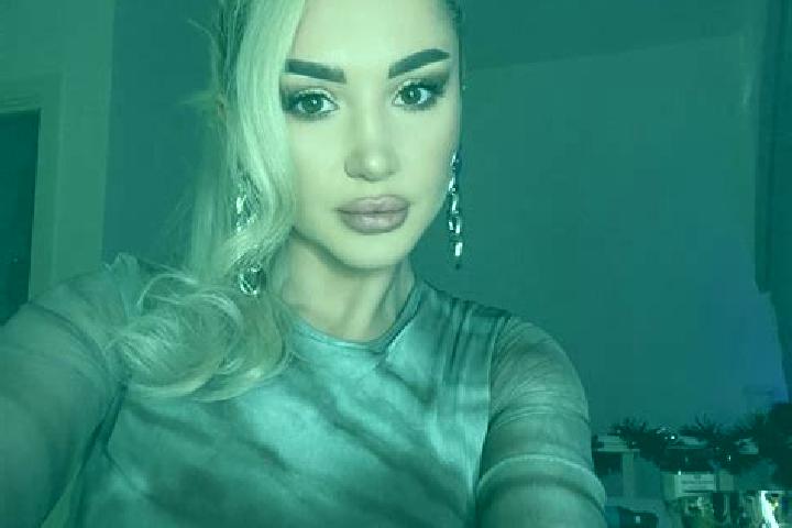 Chloe, 20, a blonde dark-eyed asian companion based in Riecka. Offering GFE, Striptease, Overnight, Girlfriend Experience, Couples. Available for incall and ...