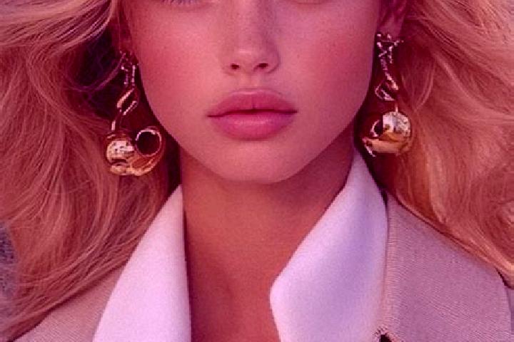 Chloe, 20, a blonde grey-eyed indian companion based in Tchamba. Offering Massage, Overnight, CIM. Available for incall and outcall, day and evening dates.