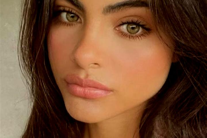 Chloe, 20, a brunette green-eyed caribbean companion based in Valladolid. Offering OWO, Travel Companion, GFE. Available for incall and outcall, overnight bo...