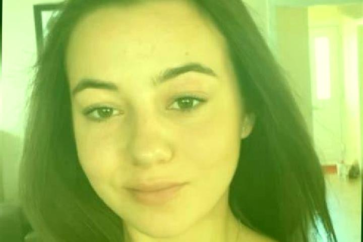 Chloe, 20 — Escort in Burwell, United Kingdom