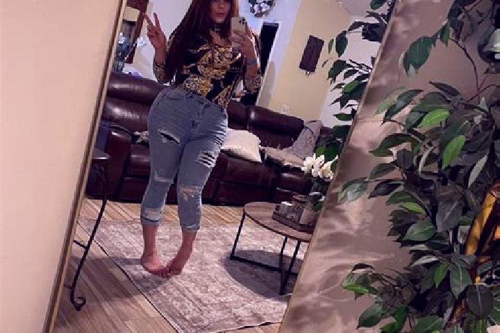 Chloe, 20 — Escort in Chitoveni, Romania
