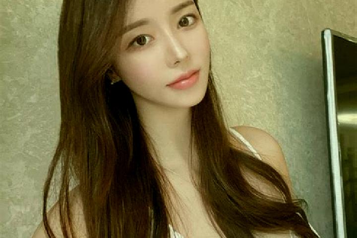 Chloe, 20 — Escort in Dagli, Turkey