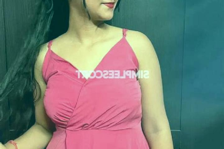 Chloe, 20 — Escort in Hassan, India