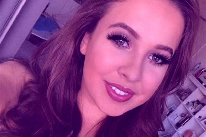Chloe, 21, a brunette brown-eyed caucasian companion based in Cereta. Offering Massage, Dinner Date, GFE, Couples. Available for incall and outcall, overnigh...