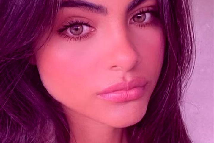 Chloe, 21, a brunette green-eyed middle eastern companion based in Xinjian. Offering CIM, Party Girl, BDSM. Available for incall and outcall, overnight booki...