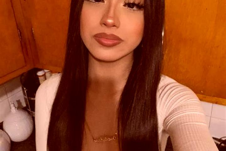 Chloe, 22, a black grey-eyed latina companion based in Kalghatgi. Offering Travel Companion, Erotic Massage, Girlfriend Experience, A-Level. Available for in...