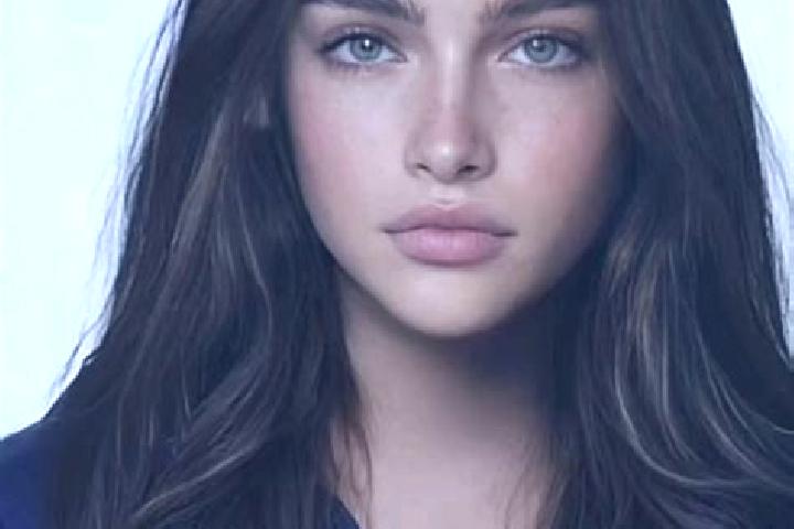 Chloe, 22, a brunette dark-eyed caucasian companion based in Lufico. Offering Domination, Travel Companion, Fetish, Deep French Kissing. Available for incall...