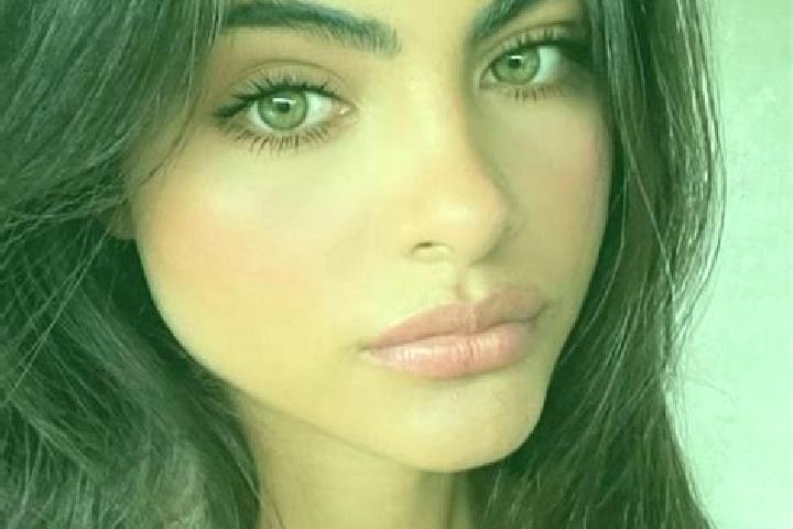 Chloe, 22, a brunette dark-eyed indian companion based in Mayuge. Offering Duos, Prostate Massage, Deep French Kissing, Overnight, BDSM. Available for incall...