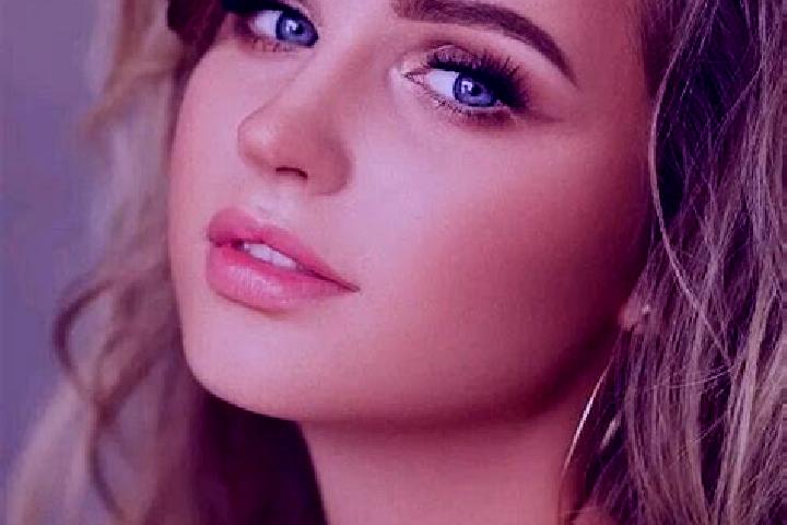 Chloe, 22, a dark blonde blue-eyed mediterranean companion based in Morro Redondo. Offering Striptease, Deep French Kissing, Party Girl. Available for incall...