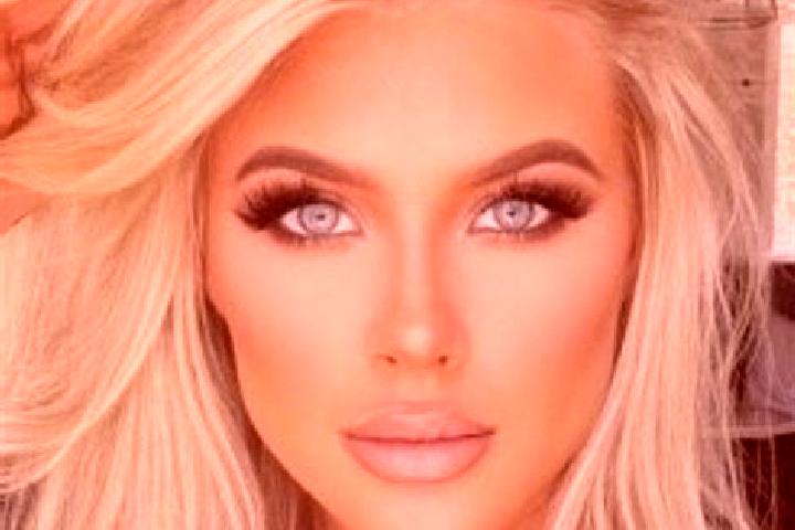 Chloe, 22, a platinum blonde brown-eyed caribbean companion based in Frei Gaspar. Offering Roleplay, Deep French Kissing, Erotic Massage. Available for incal...