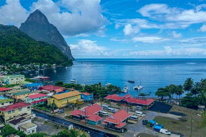 Chloe, 22 — Escort in Ciceron, Saint Lucia