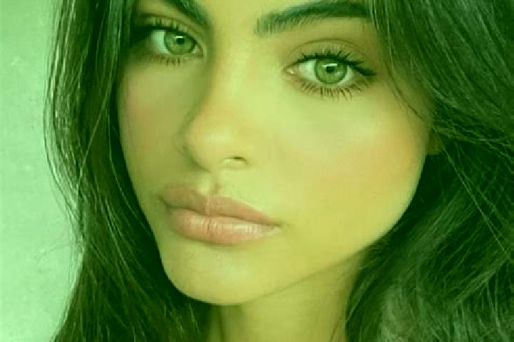 Chloe, 23, a auburn blue-eyed indian companion based in Torur. Offering Deep French Kissing, Party Girl, Fetish. Available for incall and outcall, day and ev...