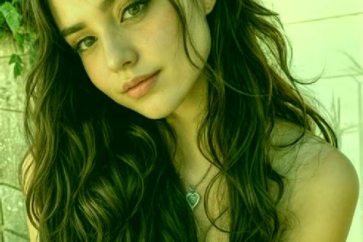 Chloe, 23, a auburn brown-eyed middle eastern companion based in Le Gouray. Offering BDSM, Duos, Dinner Date, Striptease, OWO. Available for incall and outca...
