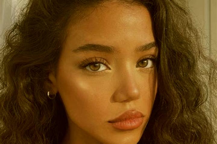 Chloe, 23, a black brown-eyed mixed companion based in Gurinhem. Offering Duos, Tantra. Available for incall and outcall, overnight bookings available.